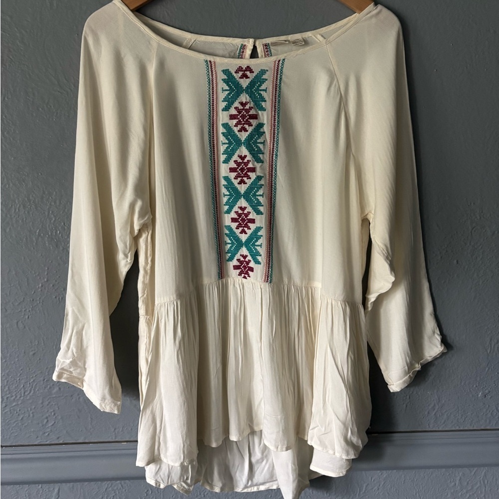 Roxy | Off-White | Embroidered | Keyhole Button | Geo Print | Flowy Top | L